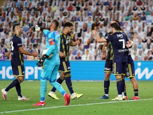 Fenerbahçe, Göztepe’yi 2- 1 Mağlup Etti