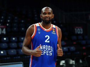 Anadolu Efes, Chris Singleton’ın Sözleşmesini Uzattı