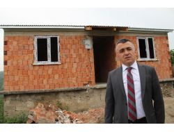 Bu Kaymakam 'Ev'lendiriyor