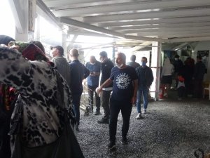 Tamamen Açılmadı Ama Ziyaretçi Akınına Uğruyor