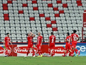 Süper Lig: Fraport Tav Antalyaspor: 1 - Aytemiz Alanyaspor: 0 (Maç Sonucu)