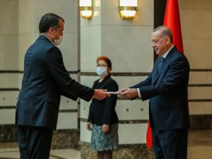 Polonya Büyükelçisi Kumoch, Cumhurbaşkanı Erdoğan’a Güven Mektubu Sundu