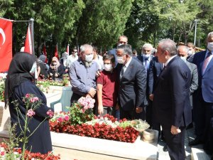 Tbmm Başkanı Şentop, 15 Temmuz Demokrasi Şehitliği’ni Ziyaret Etti