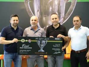 Alanyaspor’da ’Hatıra Bilet’ Kampanyasına Destek Büyüyor