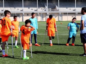 Gazze’de Çocuk Ampute Futbol Turnuvası Gerçekleştirildi