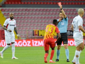 Kayserisporlu Bernard Mensah: "Kümede Kalacağımıza İnanıyoruz"