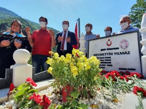 Şehit Öğretmen Necmettin Yılmaz Kabri Başında Anıldı