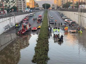 İtalya’nın Sicilya Adası’nı Sel Vurdu: 2 Ölü