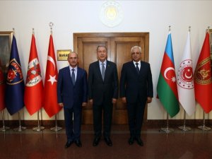 Bakan Akar, Nahçivan Ordu Komutanı İle Bir Araya Geldi