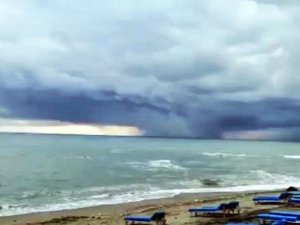 Karadeniz’de Oluşan Hortum Kocaali’nden Görüntülendi