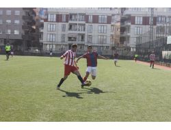 49 Yaşında Gençlere Taş Çıkartıyor