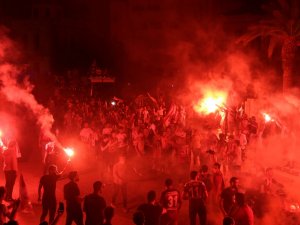 Hatayspor Şampiyonluğu Taraftarıyla Kutladı