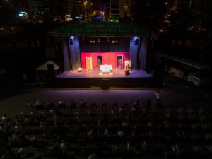 Akçaabat’ta Açık Hava Tiyatro Günleri Başladı