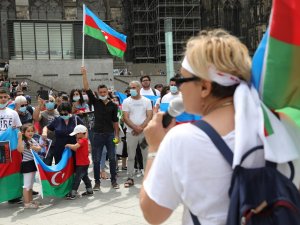 Almanya’da Ermenistan’ın Saldırıları Protesto Edildi