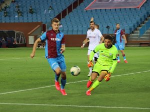 Süper Lig: Trabzonspor: 1- İttifak Holding Konyaspor: 1 (İlk Yarı)