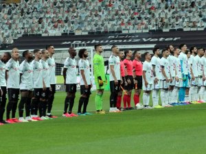 Derbide Sahada 12 Türk Oyuncu