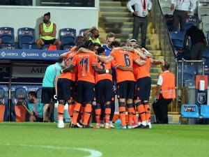 Başakşehir Evindeki Yenilmezliğini 16’ya Çıkardı