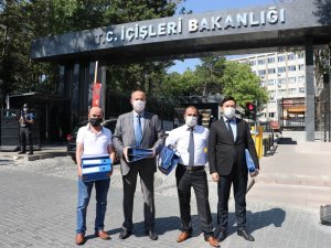 Yenilik Partisi Kuruluş Dilekçelerini İçişleri Bakanlığı’na Sundu
