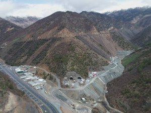 Türkiye’nin En Uzun Çift Tüplü Karayolu Tünelinin Yüzde 68’i Tamamlandı