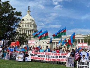 Abd Kongresi Önünde Azerbaycanlılardan Ermenistan Karşıtı Protesto