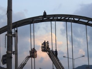 İntihar Girişimi Karadeniz Sahil Yolunu Trafiğe Kapattı