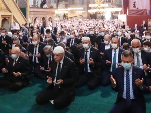 Bakan Çavuşoğlu’ndan Ayasofya Paylaşımı