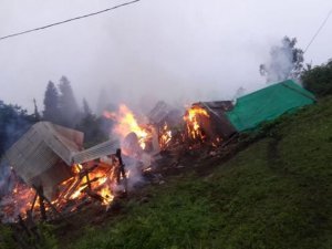 Tüp Patlaması Sonucu Köy Evi Kullanılamaz Hale Geldi