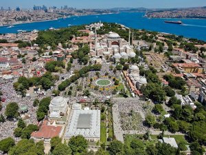 “Yaslı Yunan Kilisesinde İlk Müslüman İbadeti"