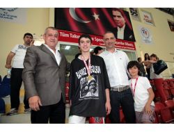 Eray Akyüz, En Değerli Oyuncu Seçildi
