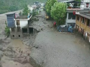 Çin’de Toprak Kayması