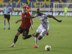 Süper Lig: Gençlerbirliği: 0 - Beşiktaş: 0 (İlk Yarı)