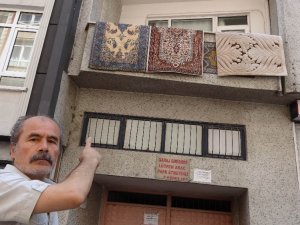 Balkondan Düşen Çocuğu Yoldan Geçen Genç Tutarak Ölümden Kurtardı