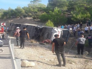 Mersin’de Askerleri Taşıyan Otobüs Devrildi: 5 Şehit, 27 Yaralı