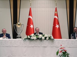 Cumhurbaşkanı Erdoğan, Şampiyon Başakşehir’i Kabul Etti