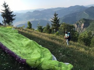 Yamaç Paraşütü Sporcuları Bu Kez Uçuş Alanları Tespit Etmek İçin Atladı