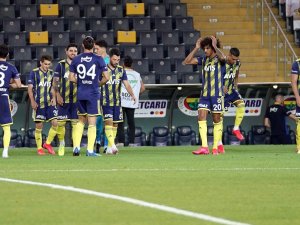 Fenerbahçe Savunmayı Oturtamadı
