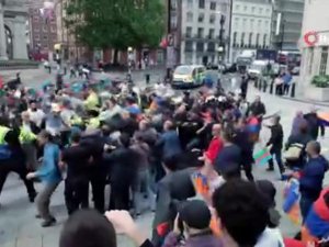 Londra’da Yaşayan Azerbaycanlılardan Ermenistan Protestosu