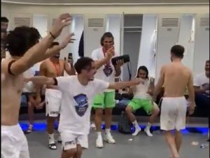 Trabzonspor Soyunma Odasında Kolbastı Şov