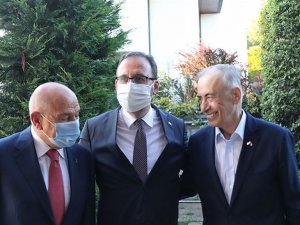 Bakan Kasapoğlu’ndan Mustafa Cengiz’e Geçmiş Olsun Ziyareti
