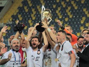 Fatih Karagümrük Kupasına Kavuştu