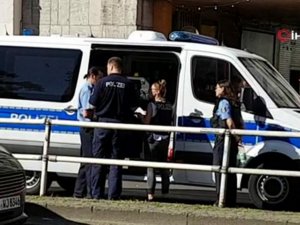 Berlin’de Bankaya “Biber Gazlı” Saldırı