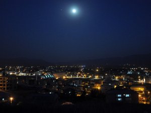 Yüksekova’da Dolunay Kendine Hayran Bıraktı