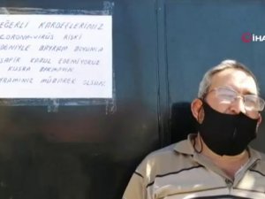 Evinin Kapısına Astığı Yazıyla Misafirleri Geri Çevirdi