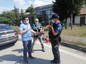 Giresun’a Gelen Yolculara Bayram Şekeri İkram Edildi