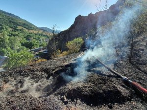 Gümüşhane’de Otlar Tutuştu, Çok Sayıda Bahçe Küle Döndü