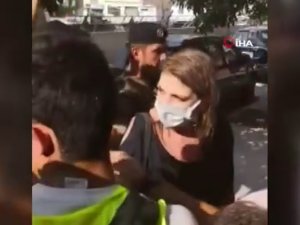 Lübnanlı Protestocular Adalet Bakanı’na Suyla Saldırdı