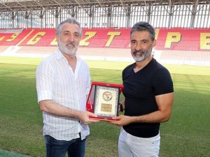 Göztepe’den Antrenör Suat Arıcan’a Anlamlı Veda