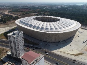 Yeni Adana Stadyumu’nun Hibrit Çim Serimi Tamamlandı