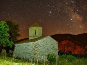 Meteor Yağmurunu 670 Yıllık Tarihi Yapıda İzlediler