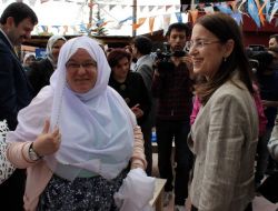 Bakan İslam, Şalvarlı Belediye Başkanı Akgün'den “şalvar” İstedi